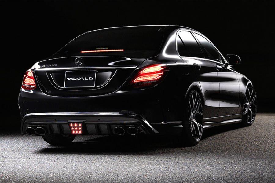  Mercedes-AMG C63 Black Bison by Wald 2019 года  (фото 2 из 16)
